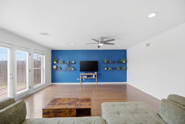 6217 E 24th Street, Tulsa, OK 74114