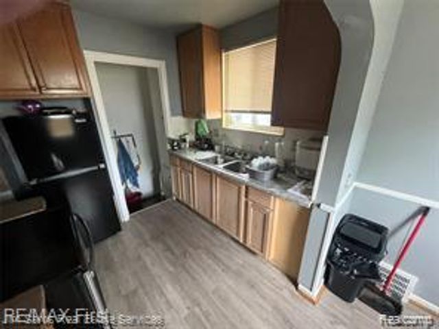 8810 Farmbrook Street, Detroit, MI 48224