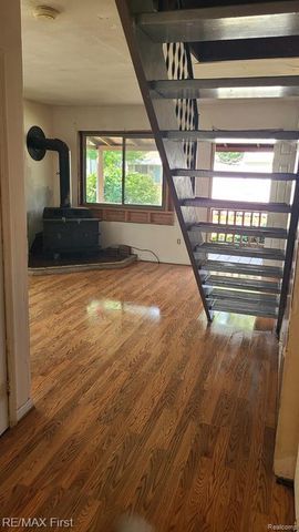 2220 Rowland Avenue, Royal Oak, MI 48067