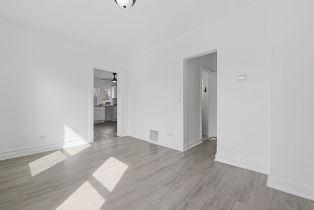 52 Wisconsin Avenue, Waukegan, IL 60085