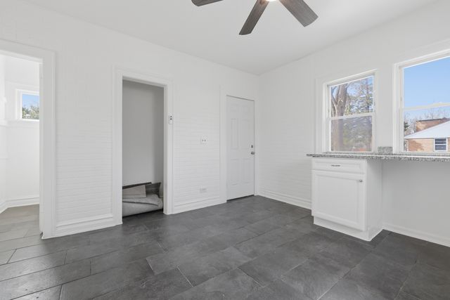 52 Wisconsin Avenue, Waukegan, IL 60085