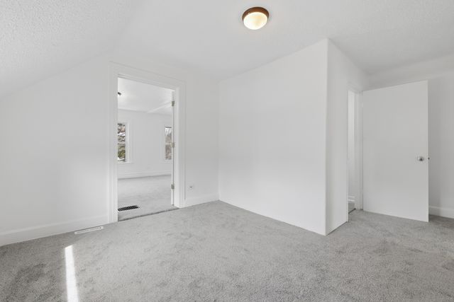 52 Wisconsin Avenue, Waukegan, IL 60085