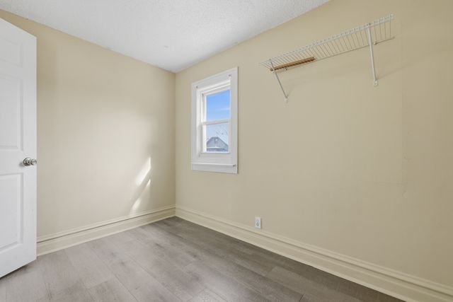 52 Wisconsin Avenue, Waukegan, IL 60085