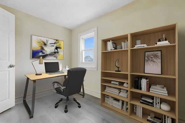 52 Wisconsin Avenue, Waukegan, IL 60085