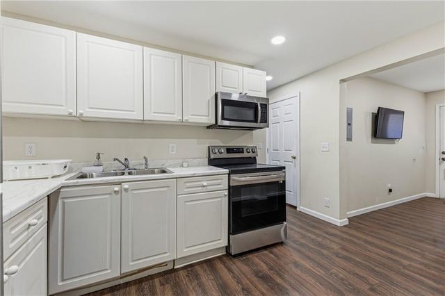 2275 Rolling Trail, Lithonia, GA 30058