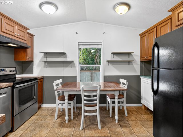 2696 Se PALMQUIST Rd, Gresham, OR 97080