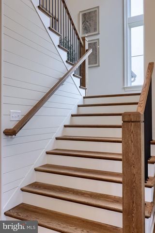 72 BOMBERGER RD, Lititz, PA 17543