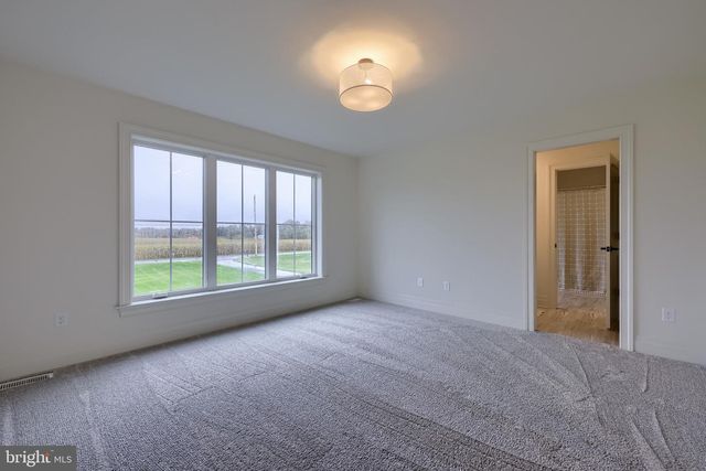 72 BOMBERGER RD, Lititz, PA 17543