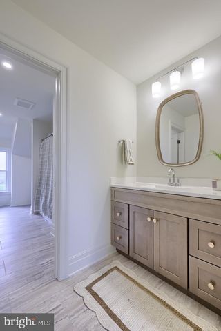 72 BOMBERGER RD, Lititz, PA 17543