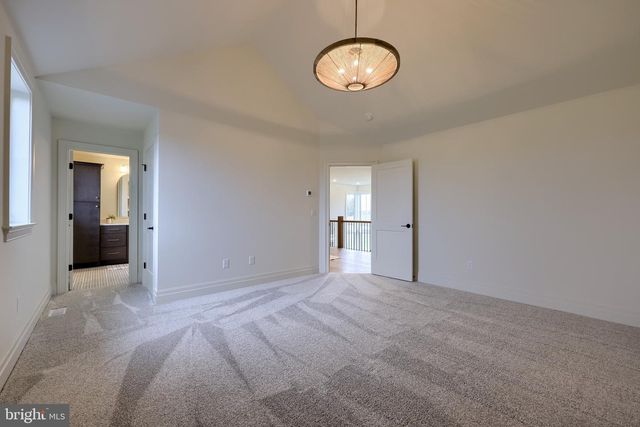 72 BOMBERGER RD, Lititz, PA 17543