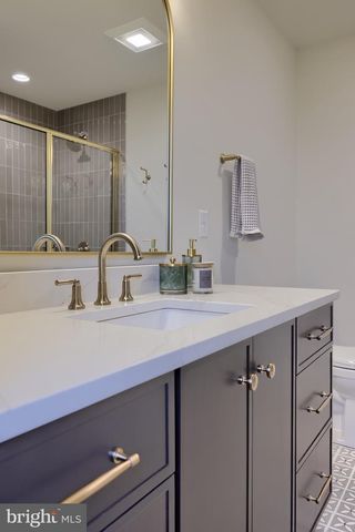 72 BOMBERGER RD, Lititz, PA 17543