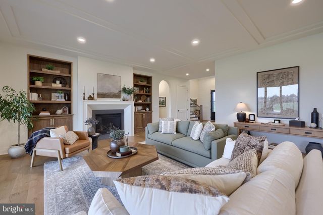 72 BOMBERGER RD, Lititz, PA 17543