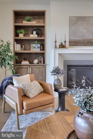 72 BOMBERGER RD, Lititz, PA 17543