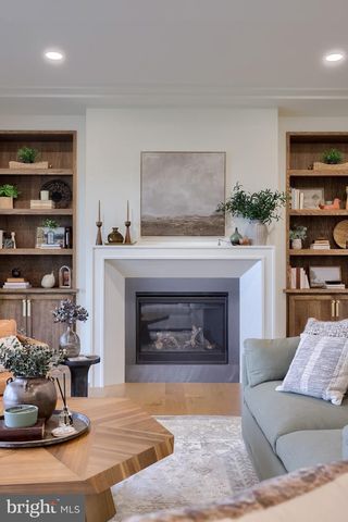 72 BOMBERGER RD, Lititz, PA 17543