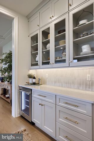 72 BOMBERGER RD, Lititz, PA 17543
