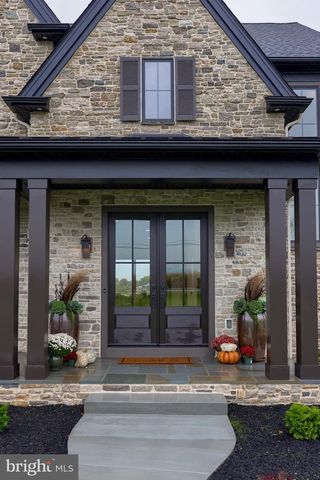 72 BOMBERGER RD, Lititz, PA 17543