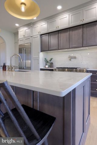 72 BOMBERGER RD, Lititz, PA 17543