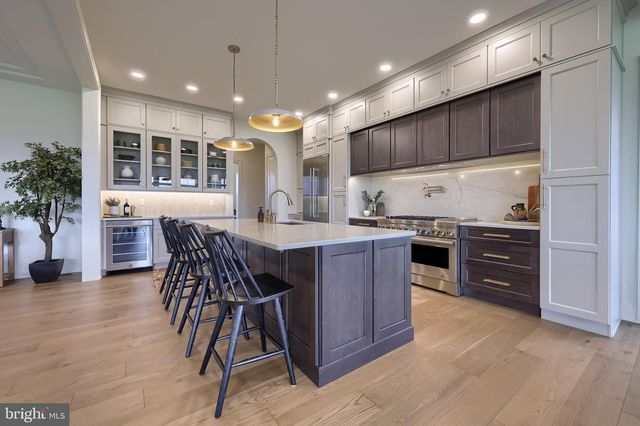 72 BOMBERGER RD, Lititz, PA 17543