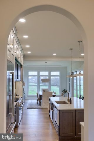 72 BOMBERGER RD, Lititz, PA 17543