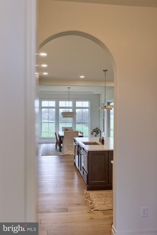 72 BOMBERGER RD, Lititz, PA 17543