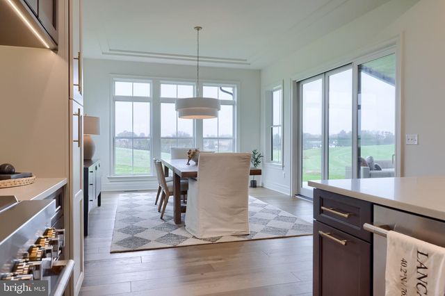 72 BOMBERGER RD, Lititz, PA 17543