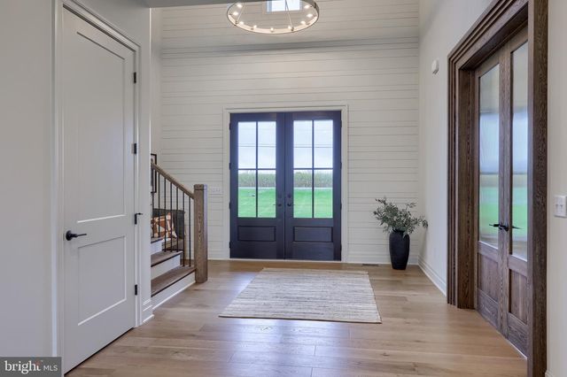 72 BOMBERGER RD, Lititz, PA 17543