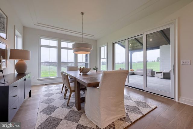 72 BOMBERGER RD, Lititz, PA 17543