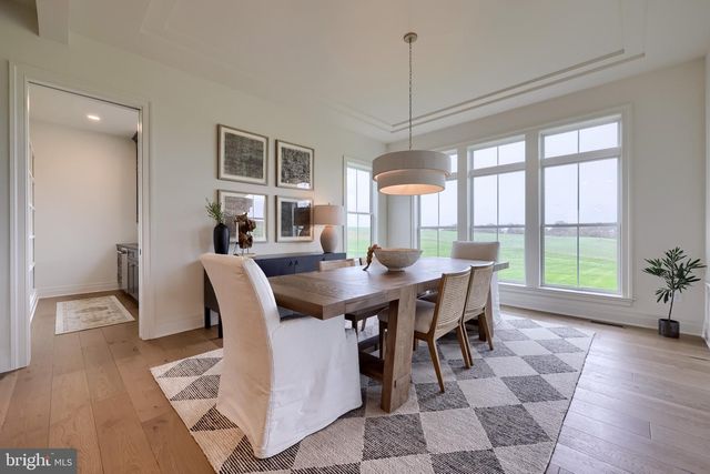 72 BOMBERGER RD, Lititz, PA 17543