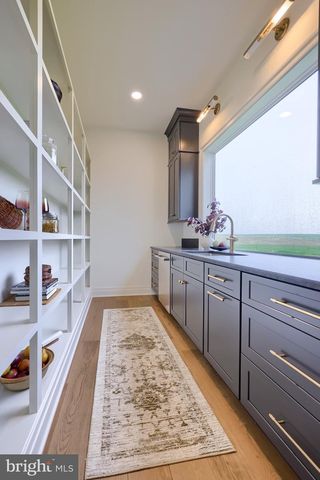 72 BOMBERGER RD, Lititz, PA 17543