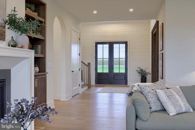 72 BOMBERGER RD, Lititz, PA 17543