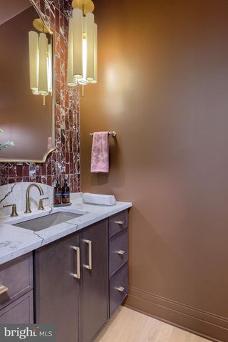 72 BOMBERGER RD, Lititz, PA 17543