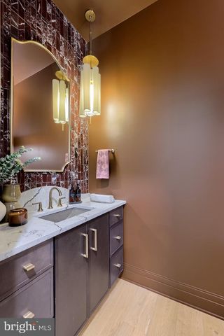 72 BOMBERGER RD, Lititz, PA 17543