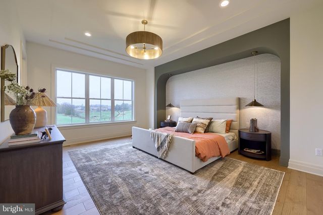 72 BOMBERGER RD, Lititz, PA 17543