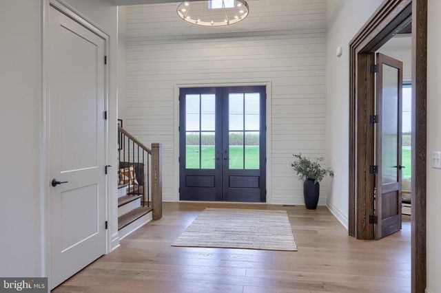 72 BOMBERGER RD, Lititz, PA 17543