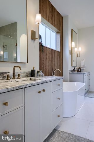 72 BOMBERGER RD, Lititz, PA 17543