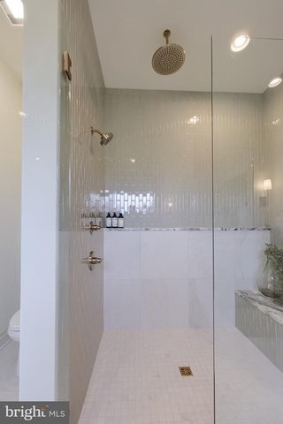 72 BOMBERGER RD, Lititz, PA 17543