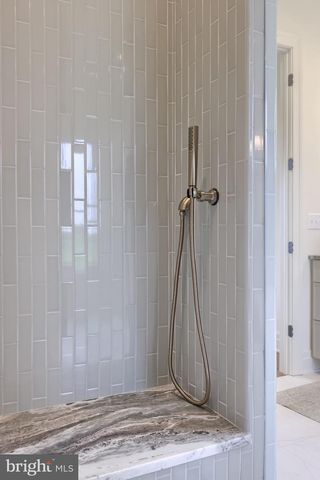72 BOMBERGER RD, Lititz, PA 17543
