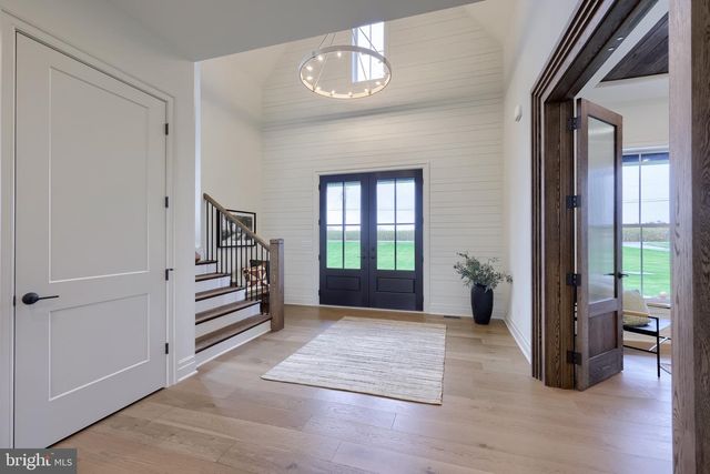 72 BOMBERGER RD, Lititz, PA 17543