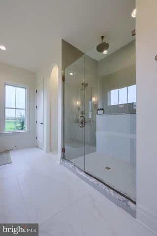 72 BOMBERGER RD, Lititz, PA 17543