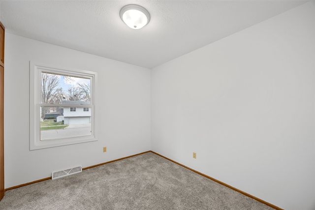 3006 Wayne Ave, Iowa City, IA 52240