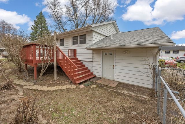 3006 Wayne Ave, Iowa City, IA 52240