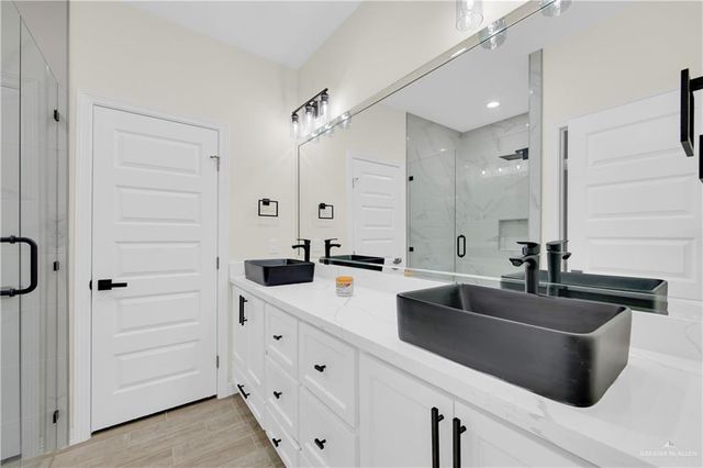 151 E Irvine Avenue, Alamo, TX 78516