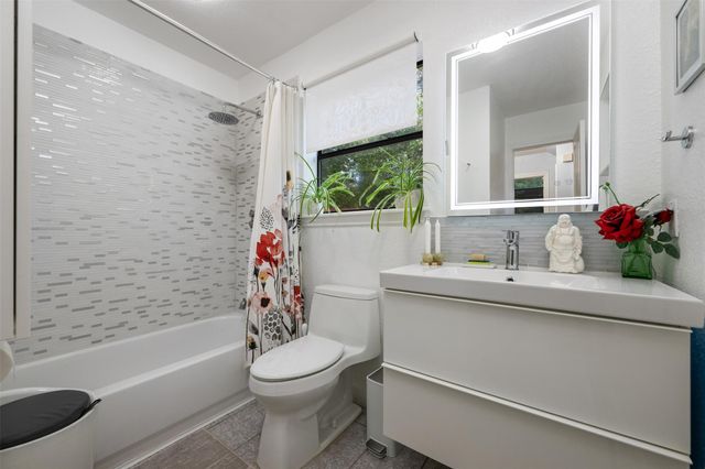 1204 Summit Edge DR, Austin, TX 78732