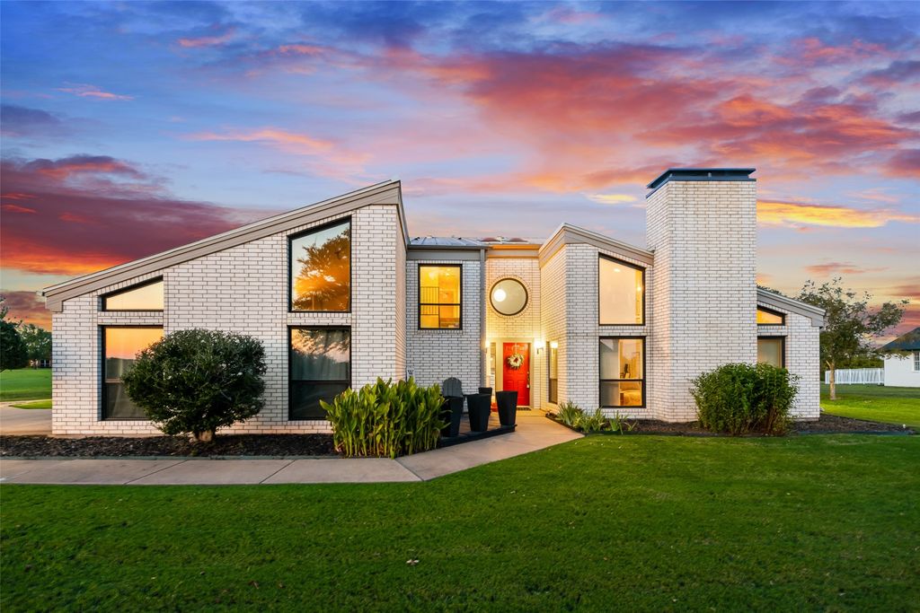 6140 Moss Rose Lane, Aubrey, TX 76227
