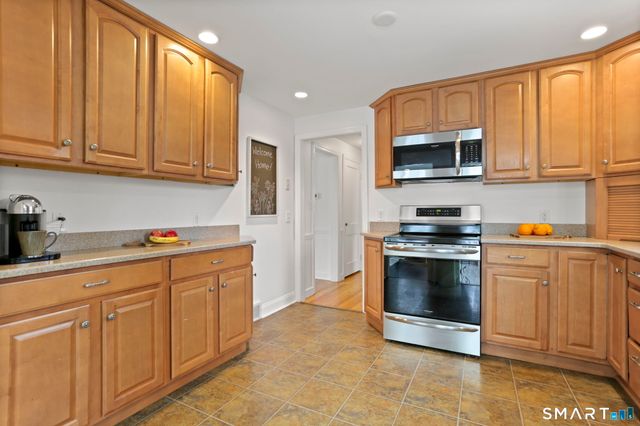 10 Millspaugh Drive, Fairfield, CT 06824