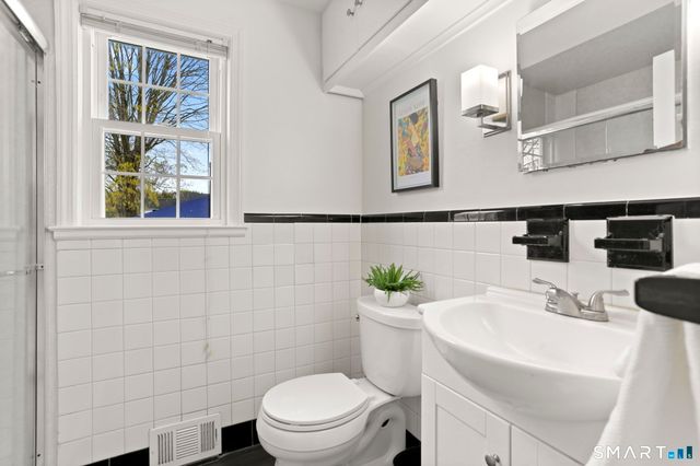 10 Millspaugh Drive, Fairfield, CT 06824