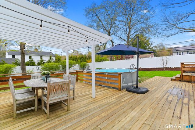 10 Millspaugh Drive, Fairfield, CT 06824