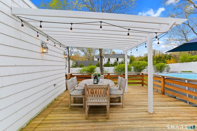 10 Millspaugh Drive, Fairfield, CT 06824