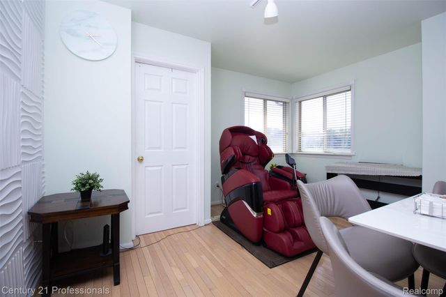 2004 Twin Sun Circle, Commerce Charter Township, MI 48390