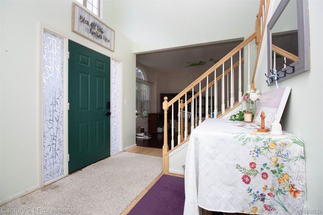 2004 Twin Sun Circle, Commerce Charter Township, MI 48390